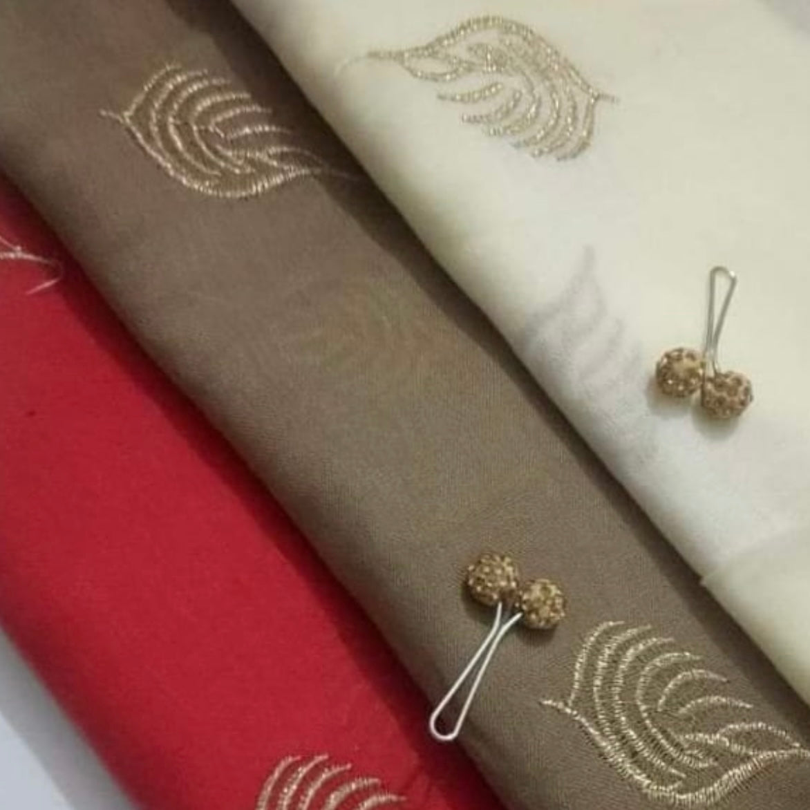 Feather Embroidered - Brown