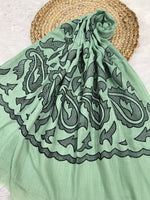 The Velvet Motif Series | Emerald Green 02