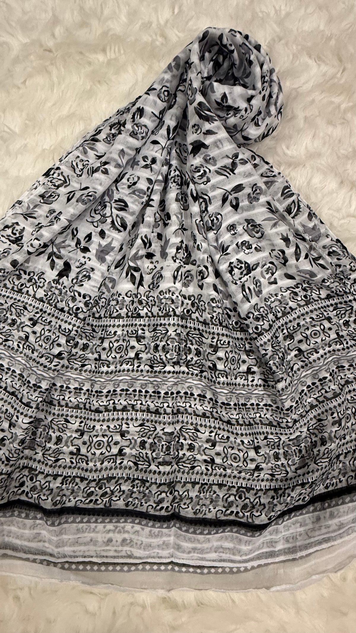 Noir Bloom| Lawn Printed Hijab