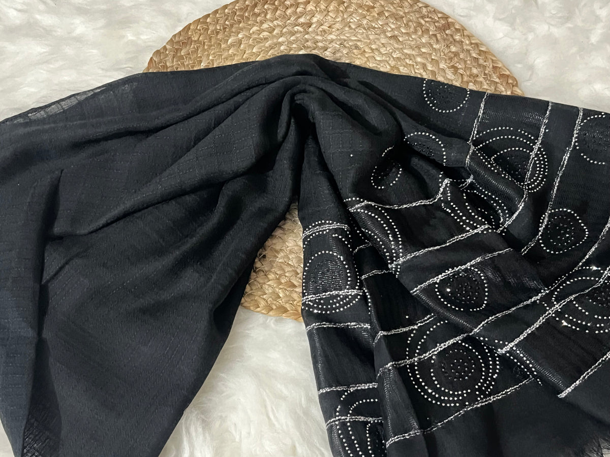 Zarqa Noir | Circles