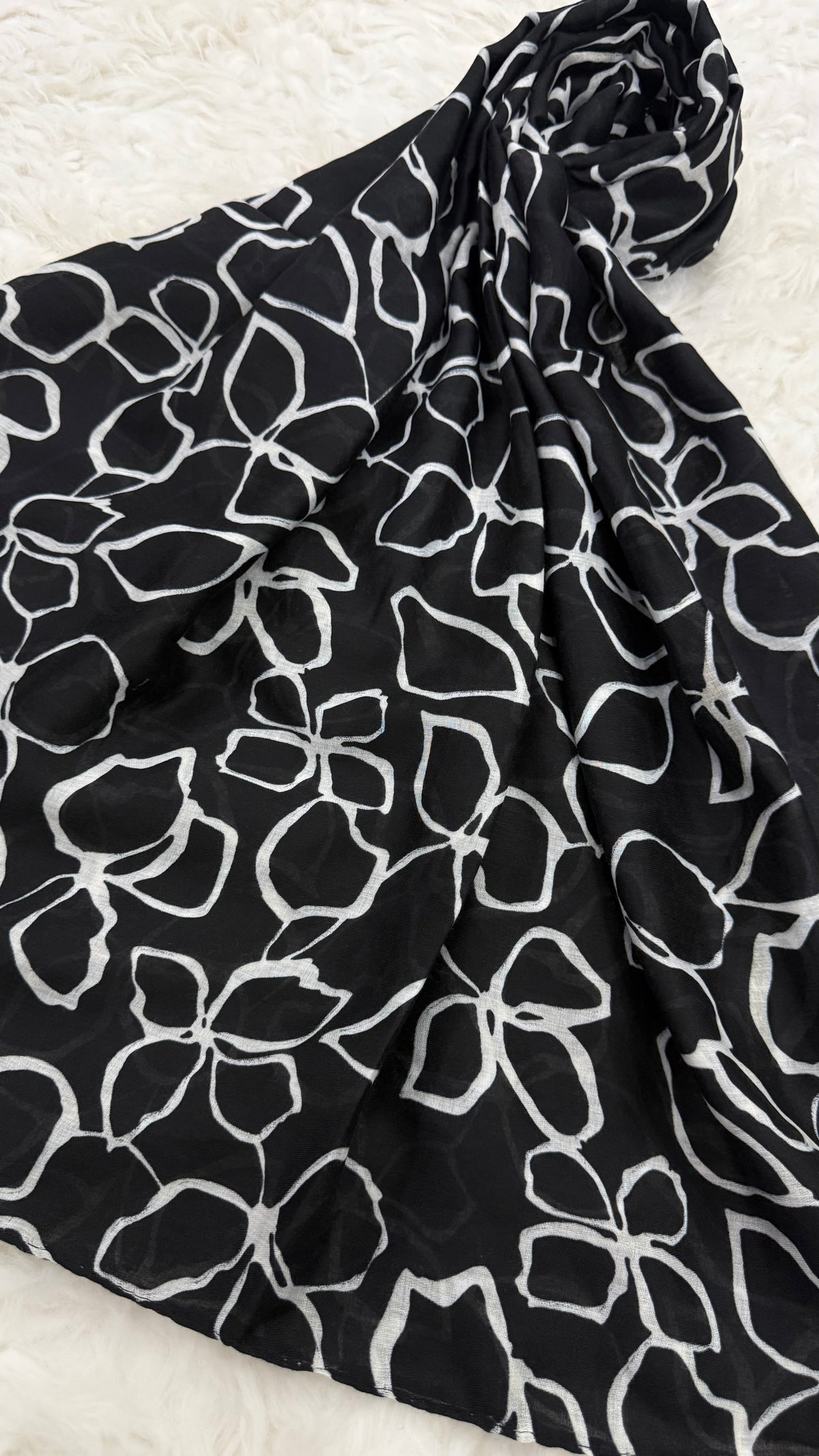 Noir Petals | Lawn Printed Hijab