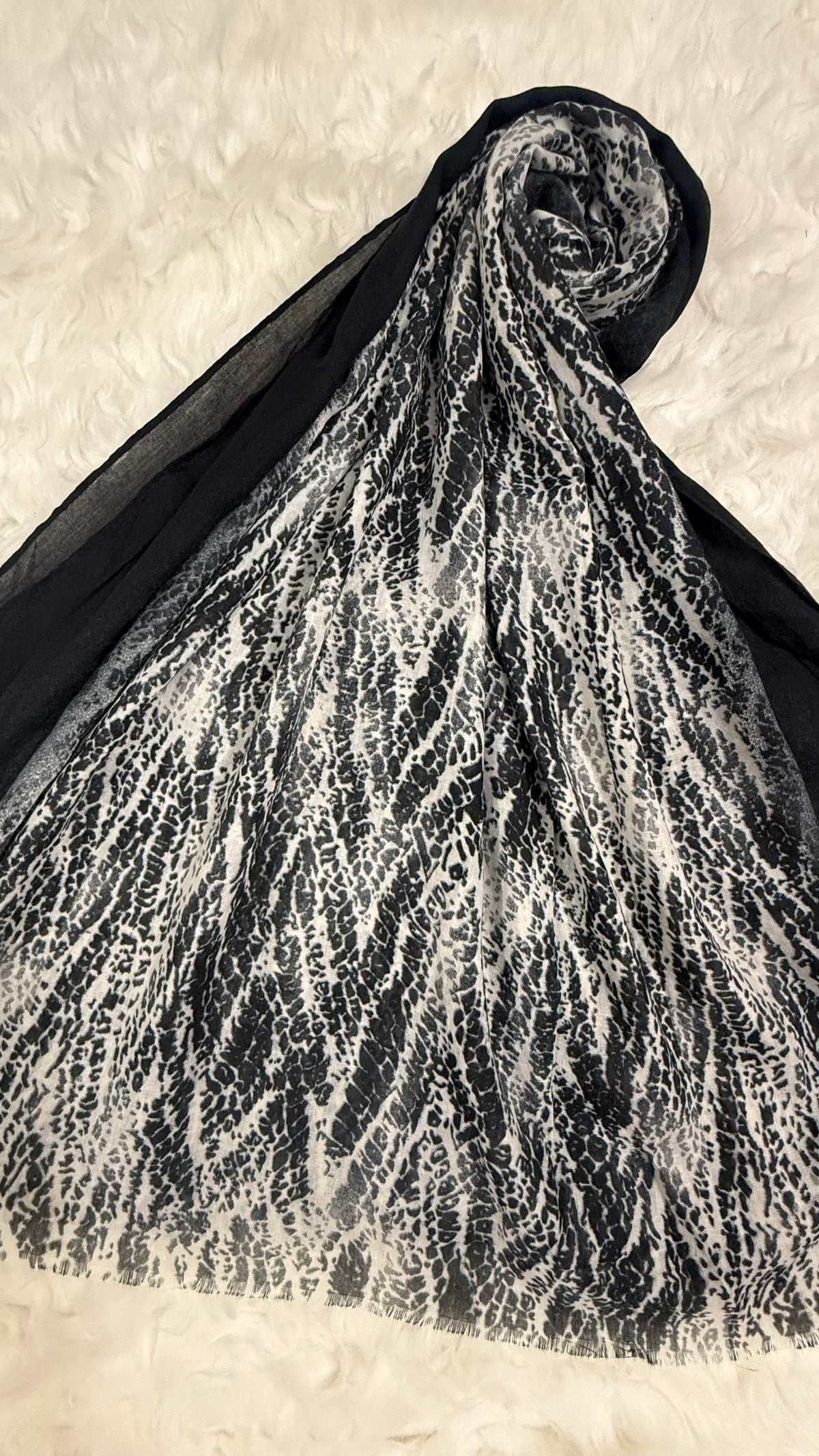 Obsidian Veil| Lawn Printed Hijab