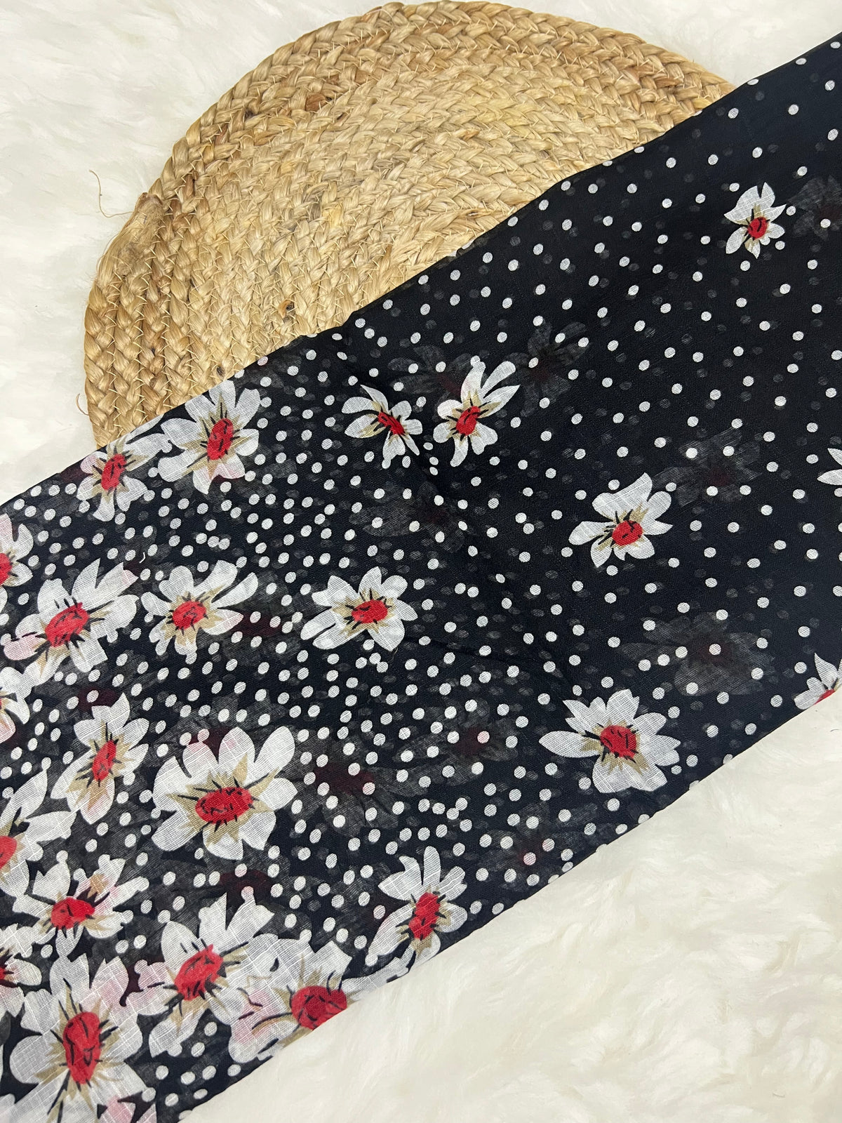 Daisy Dot Series | Black