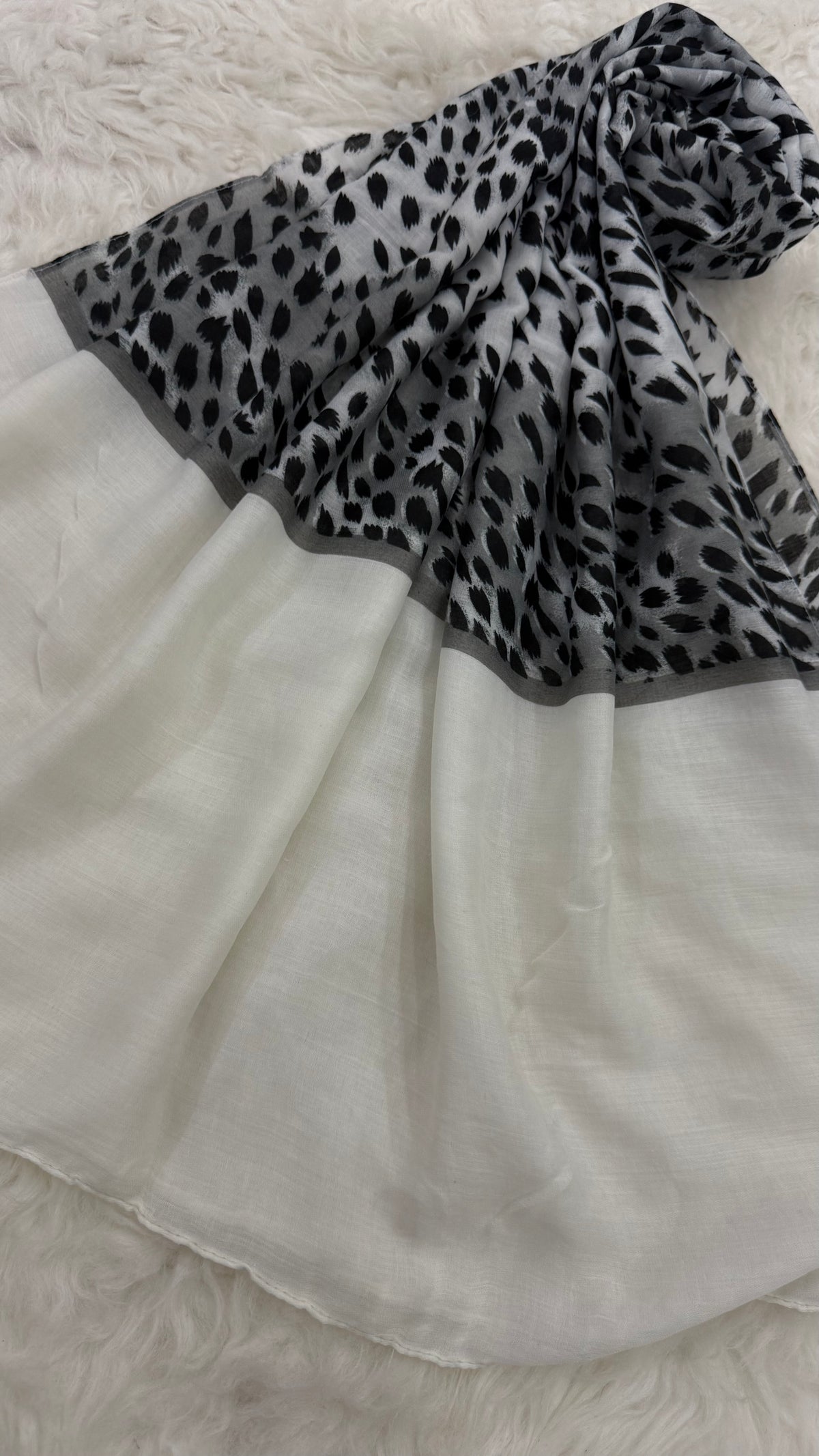 Snow Leopard | Lawn Printed Hijab