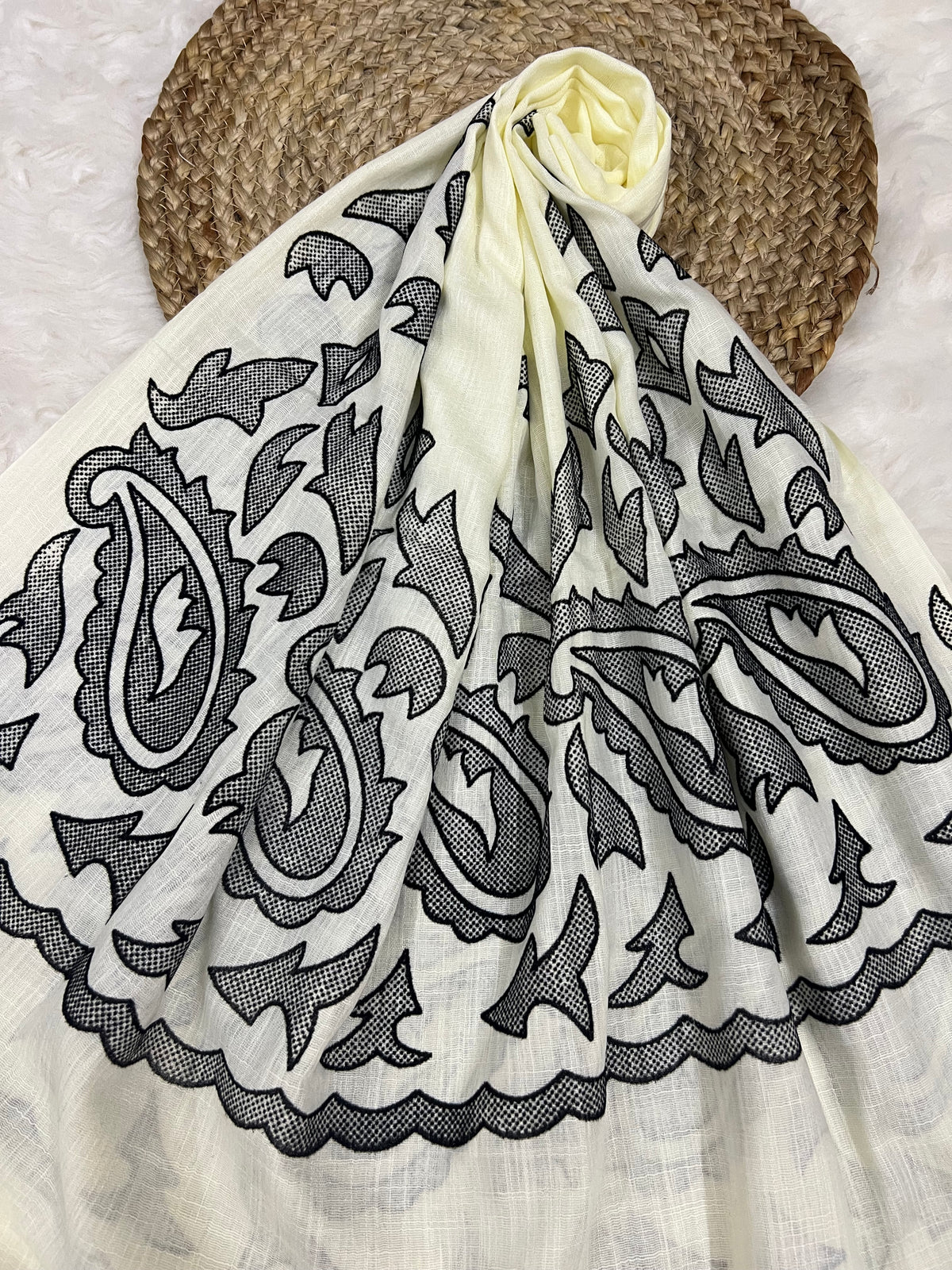 The Velvet Motif Series | Creamy look 01