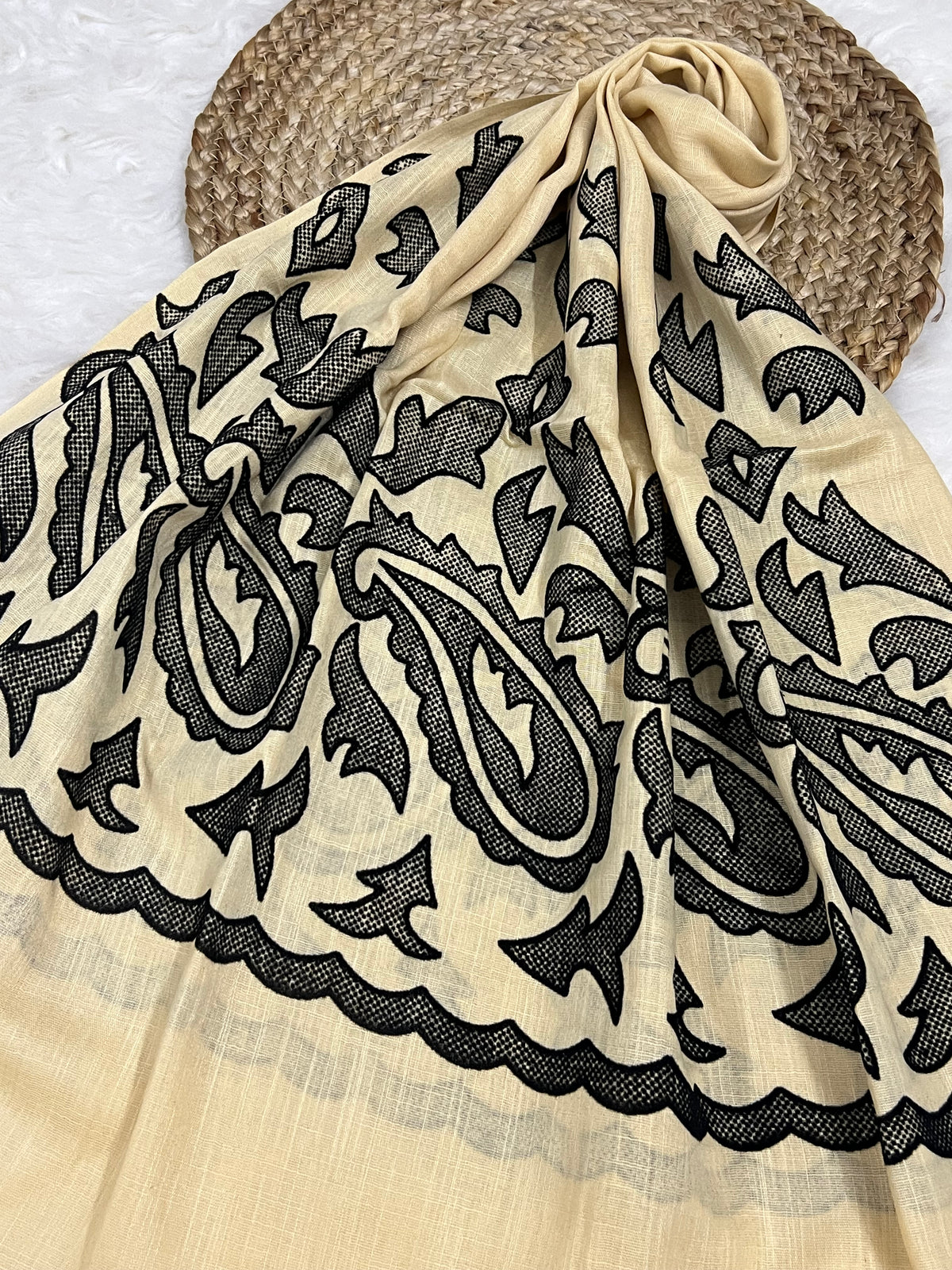 The Velvet Motif Series | Beige 02