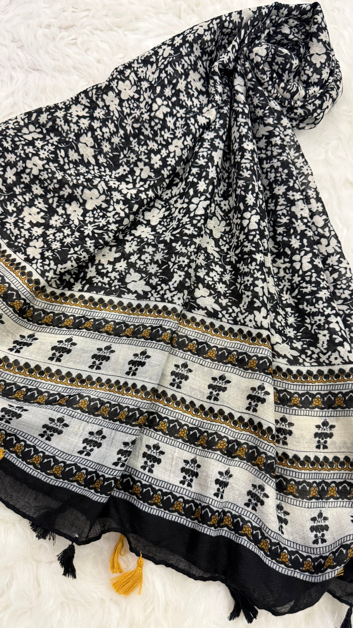 Noir Blossom | Lawn Printed Hijab