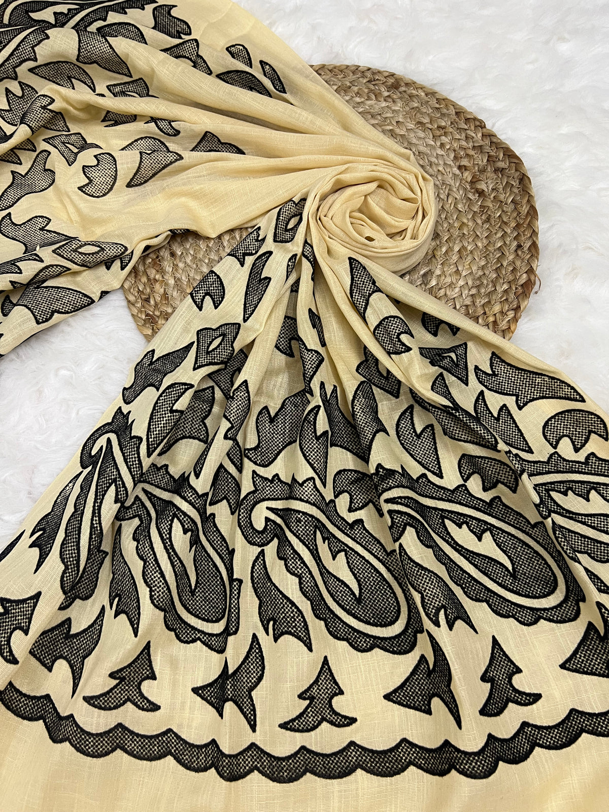 The Velvet Motif Series | Beige 02