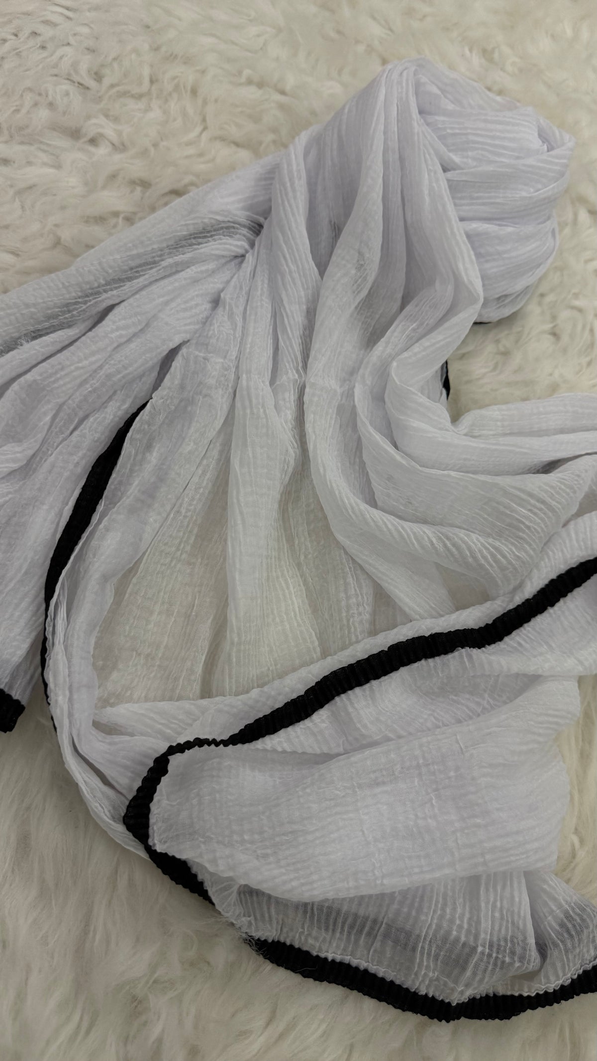 Soft Crinkle Lawn Hijab with Borders | Snow White