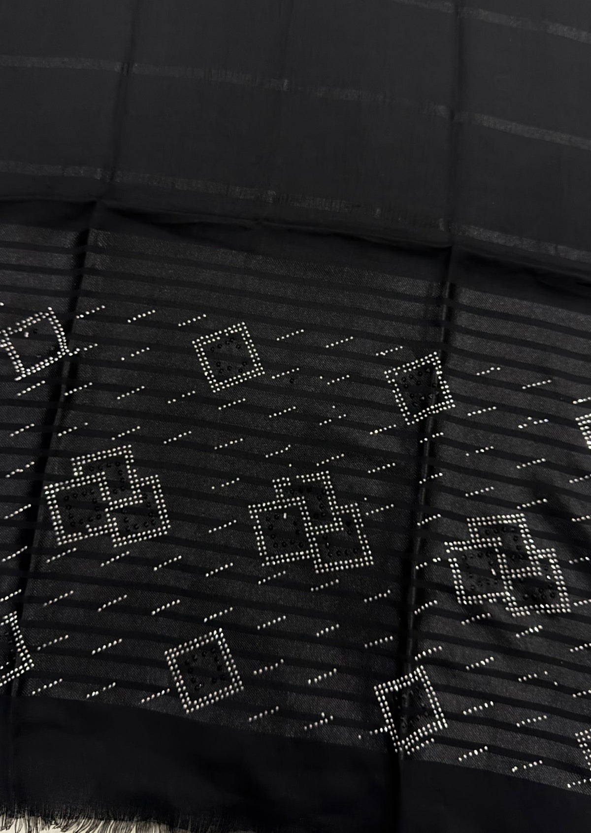 Zarqa Noir | Squares Knot