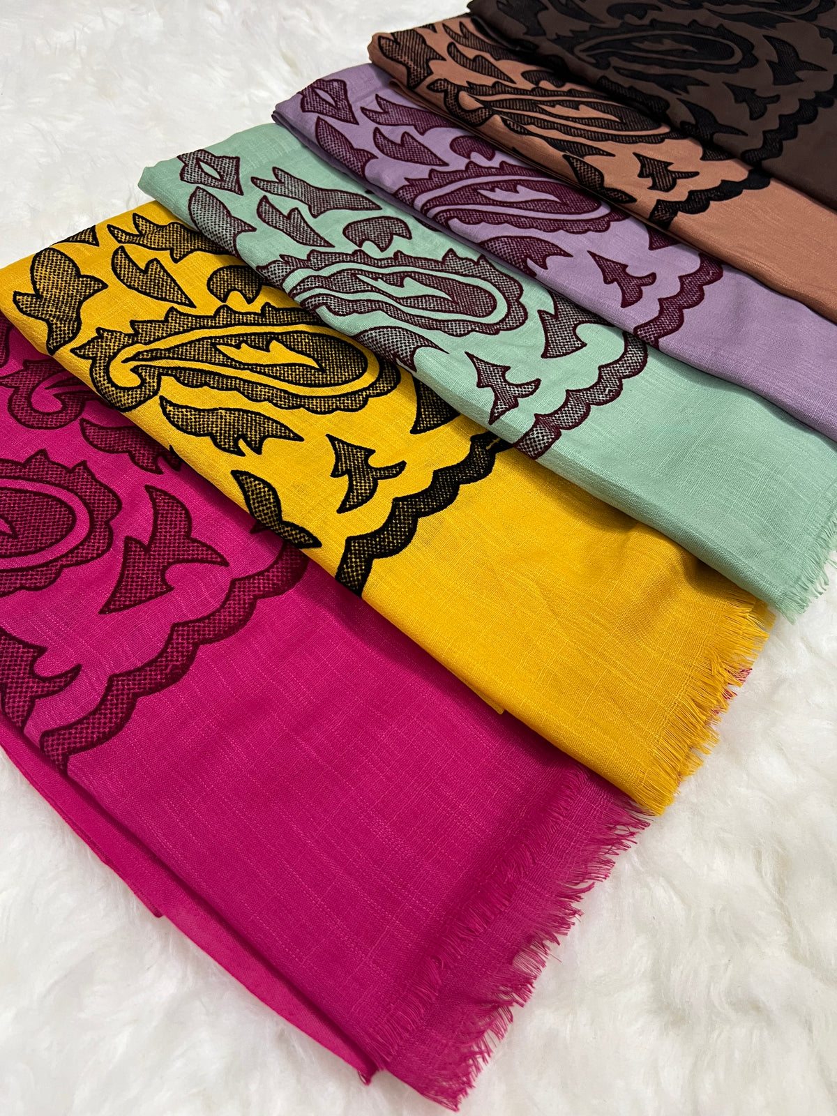 The Velvet Motif Series | Khaki 01