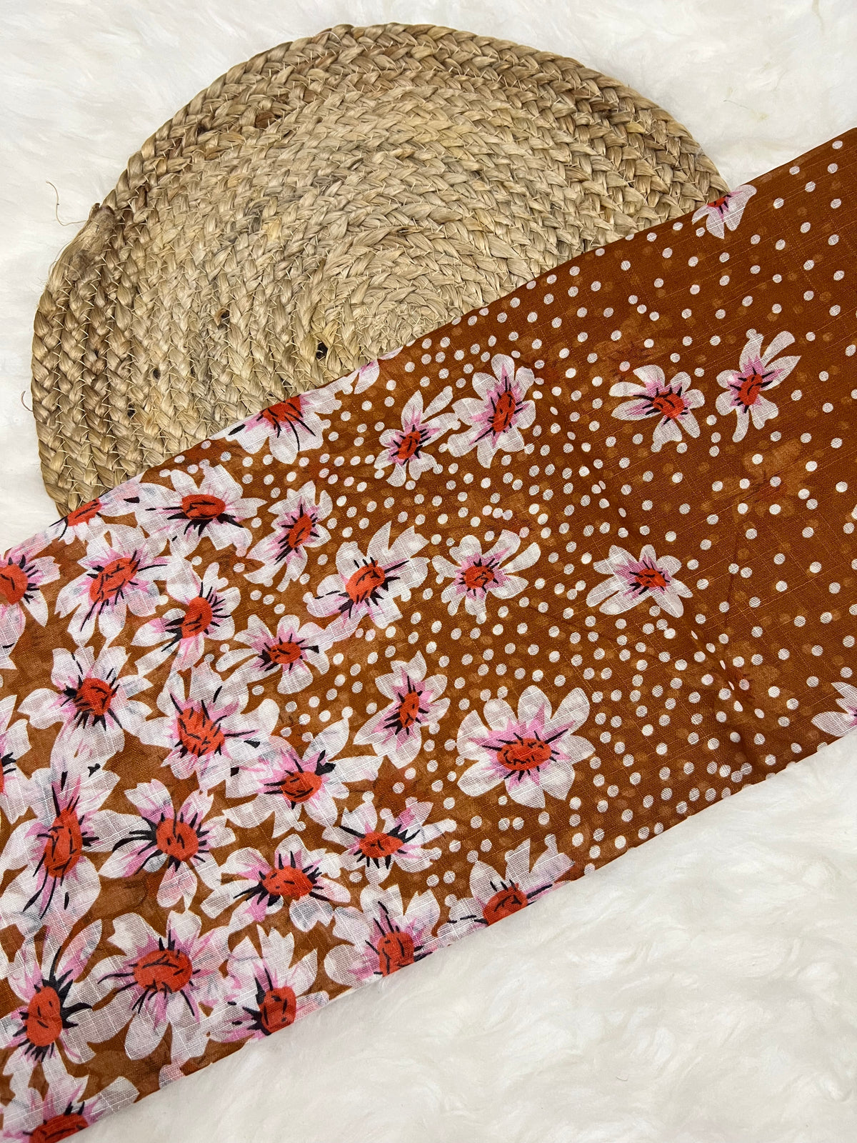 Daisy Dot Series | Light Brown