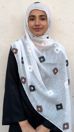 Zari Daira Hijabs | White