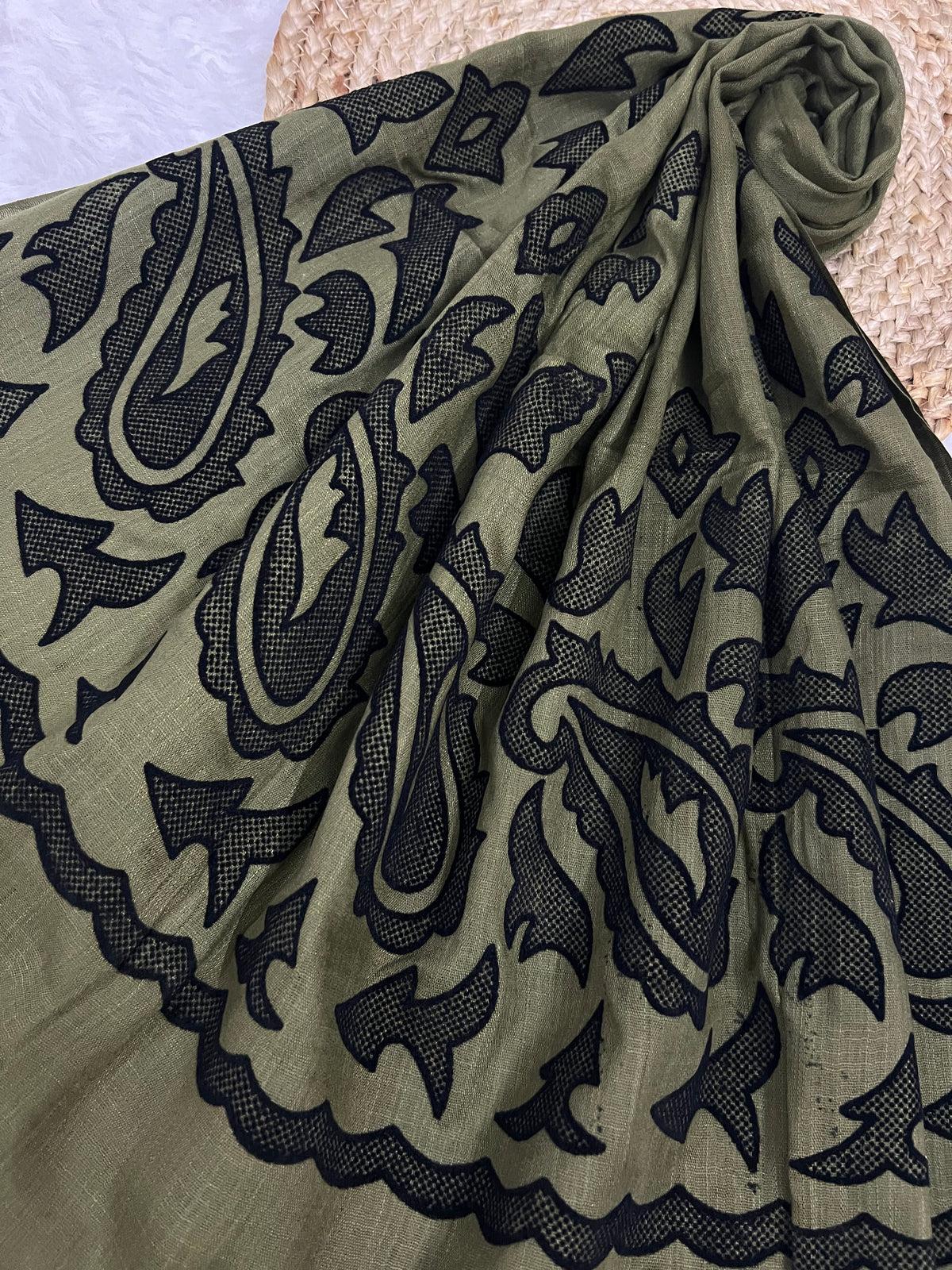 The Velvet Motif Series | Henna Green 02