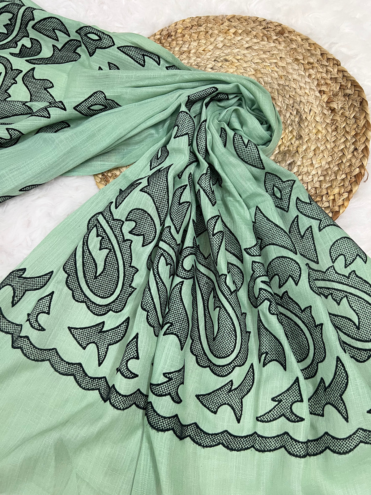 The Velvet Motif Series | Emerald Green 02