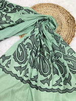 The Velvet Motif Series | Emerald Green 02