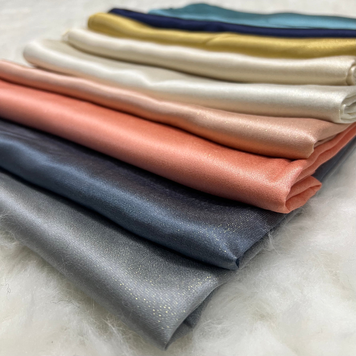 Shimmer Satin Glow - Coral Peach