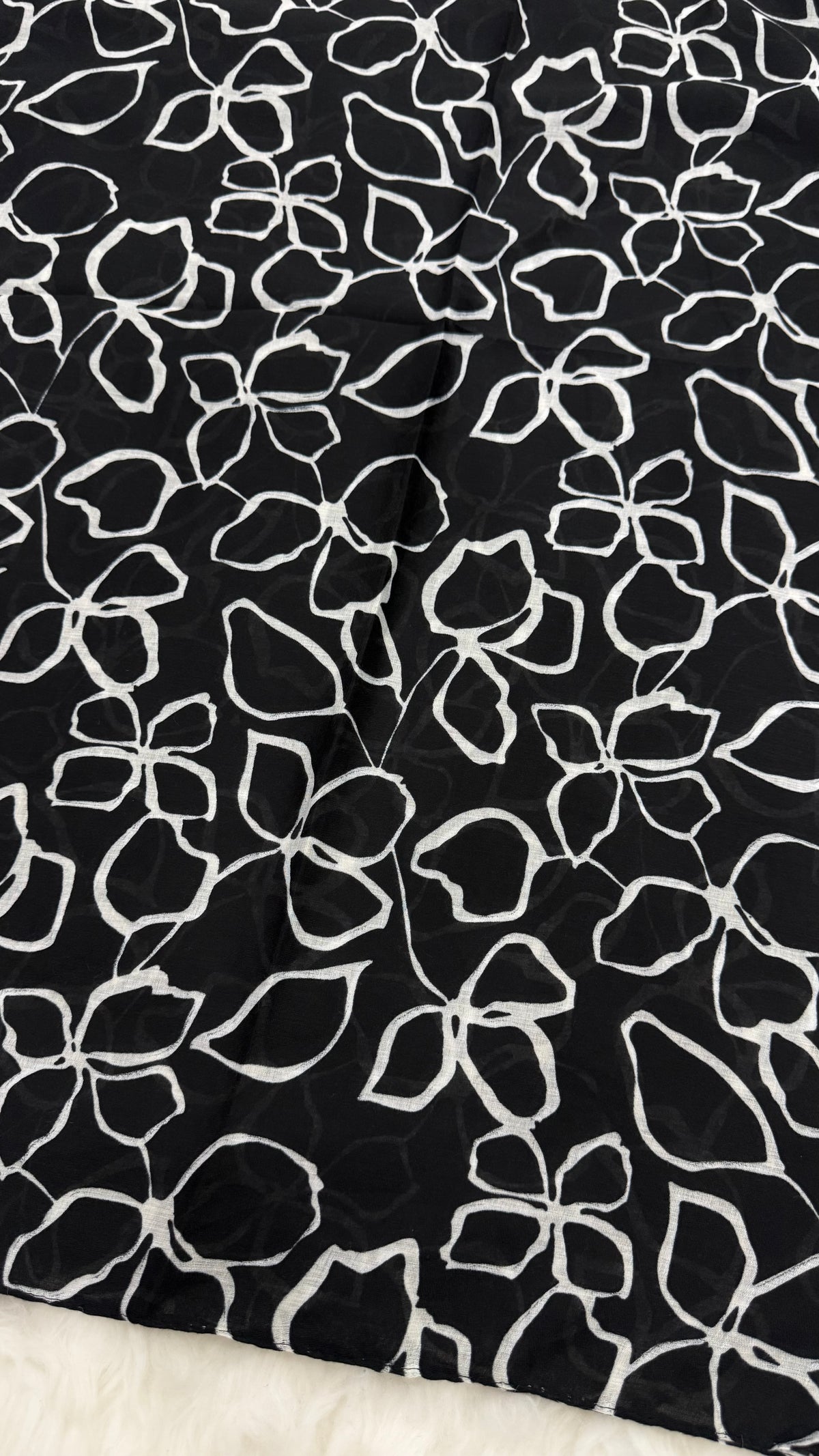 Noir Petals | Lawn Printed Hijab