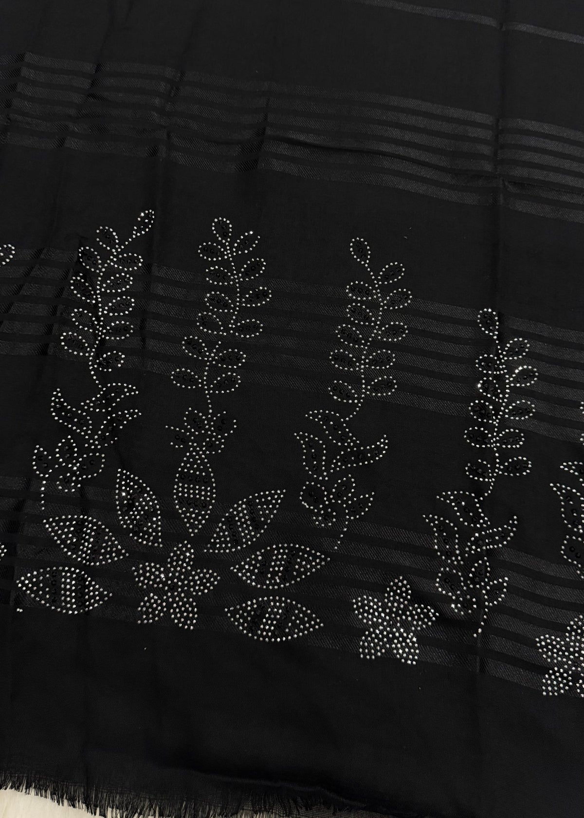 Zarqa Noir | Fishtail