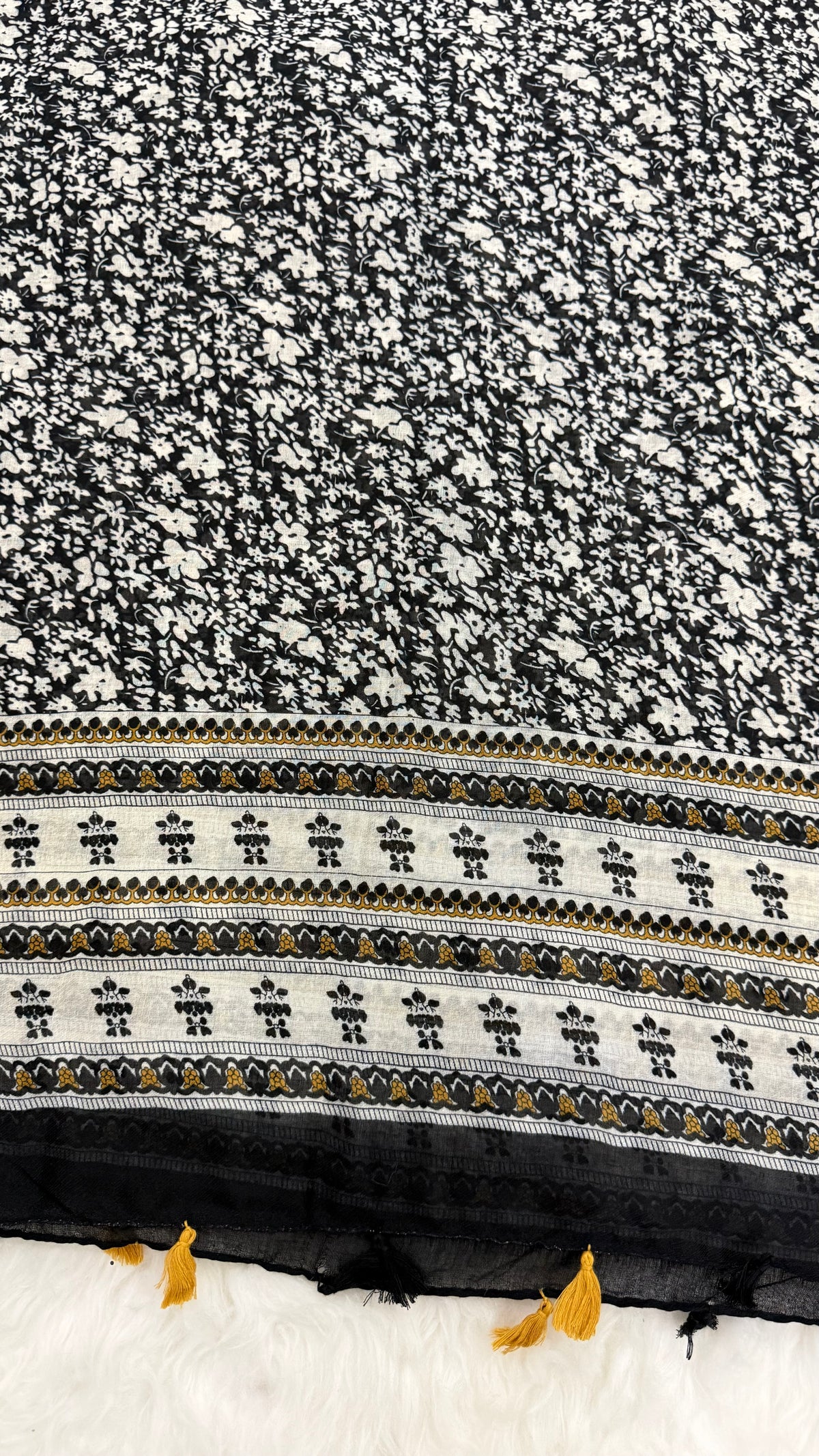 Noir Blossom | Lawn Printed Hijab