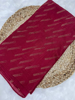 Zari Noor | Red