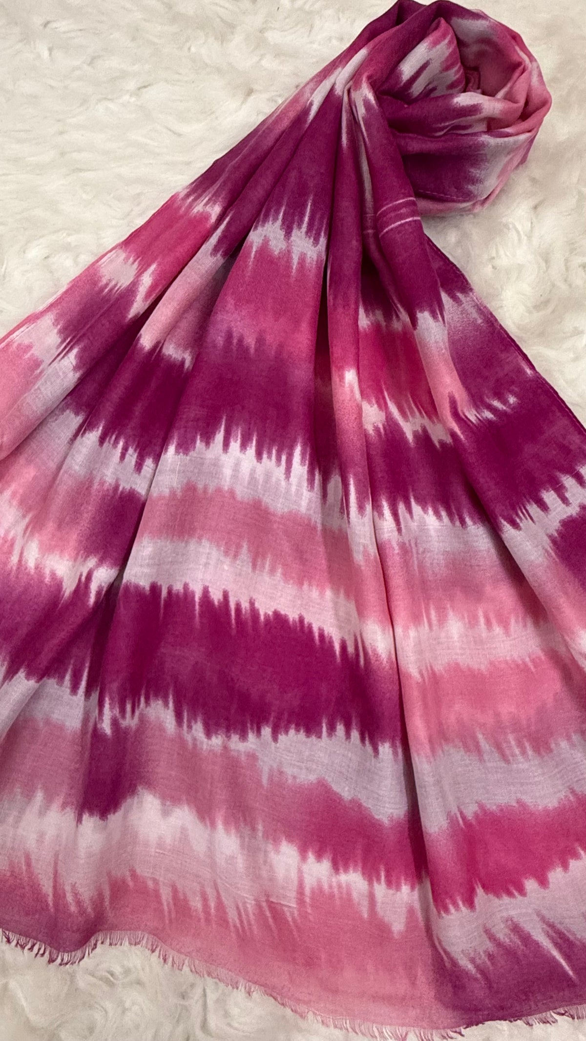 Berry Waves | Lawn Printed Hijab