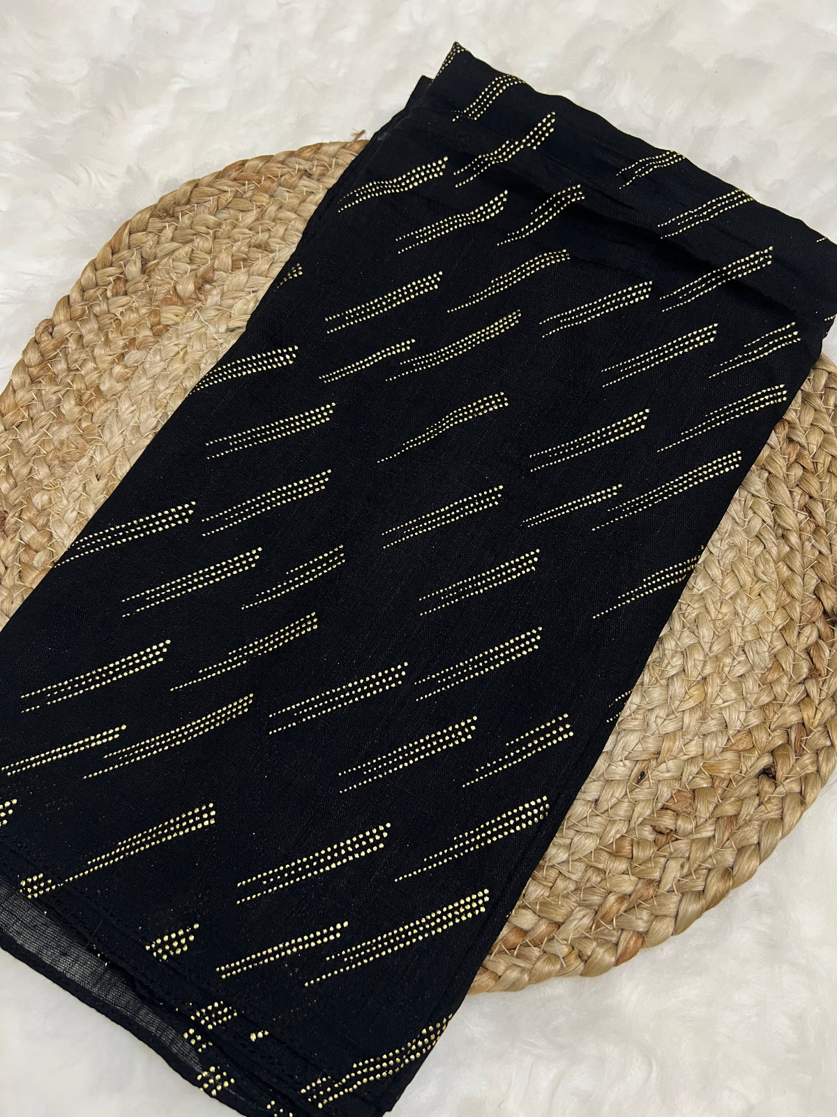 Zari Noor | Black