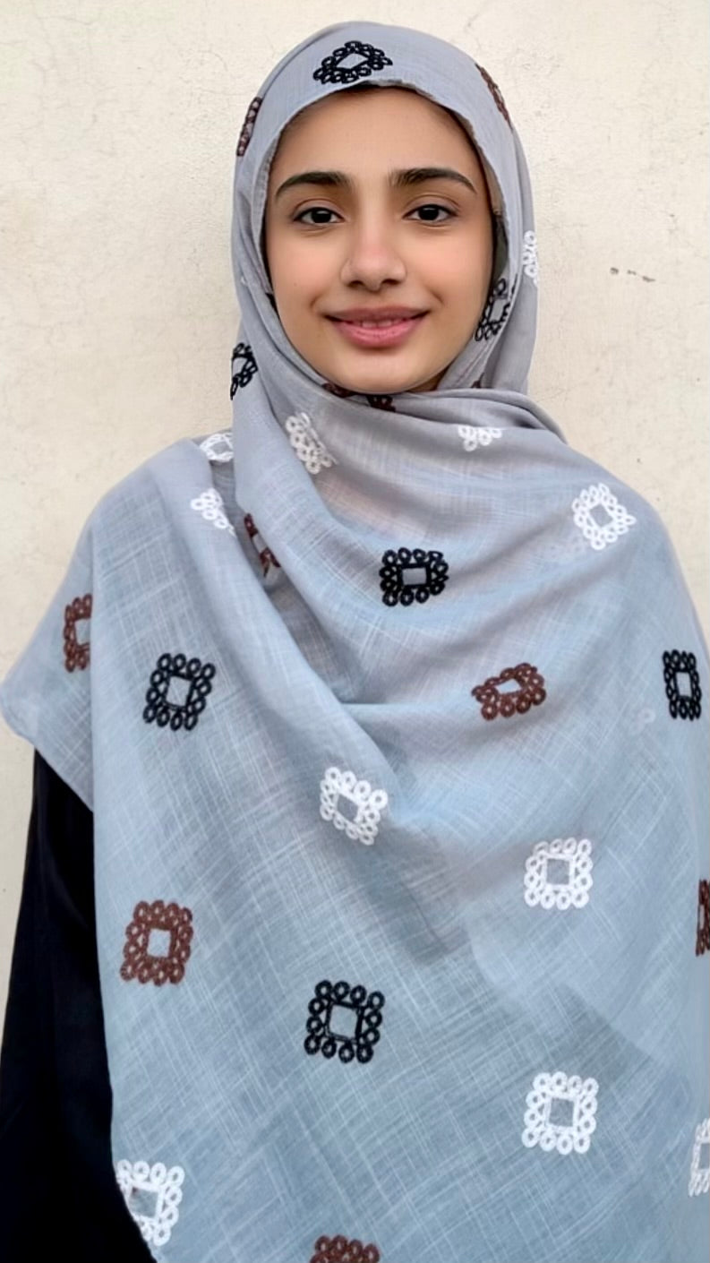 Zari Daira Hijabs | Sky