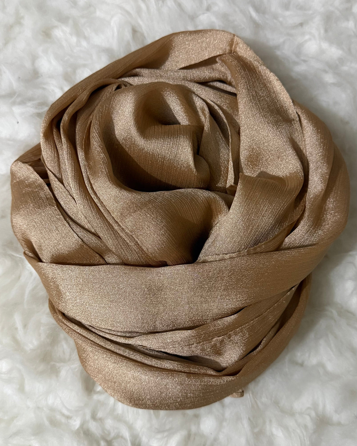 Luxe Crinkle Silk - Soft caramel-champagne