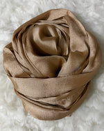 Luxe Crinkle Silk - Soft caramel-champagne